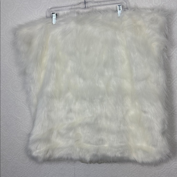 Pottery Barn Faux Fur Pillow Case Cable Knit Accent Cream White Large Square